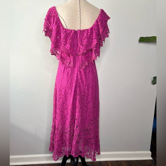 Lulu’s Jaclyn Magenta Lace off the shoulder midi crocheted dress lined size M - Picture 4 of 10